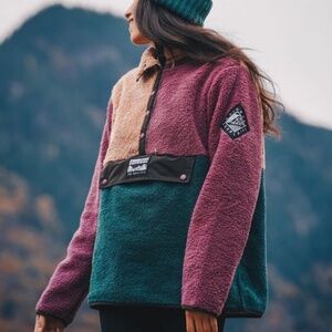 Notice The Reckless Powradise Fleece NWT size L